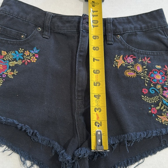 Anthropolpgie BDG High Rise Dree Embroidered Black Denim Shorts - Picture 15 of 15
